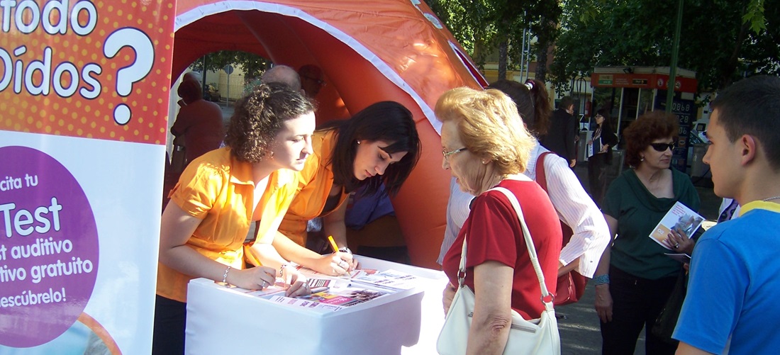 Azafatas y promotores la clave del éxito en la publicidad en punto de venta